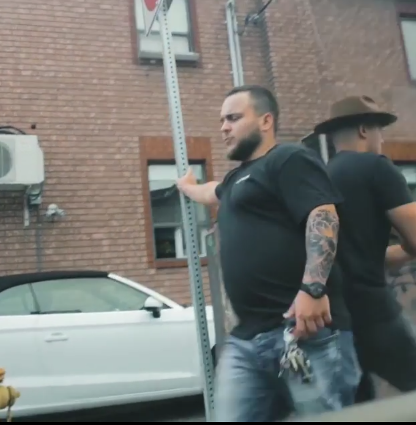 Kiki challenge - Claudio the barber - Fade Room - epic barber video